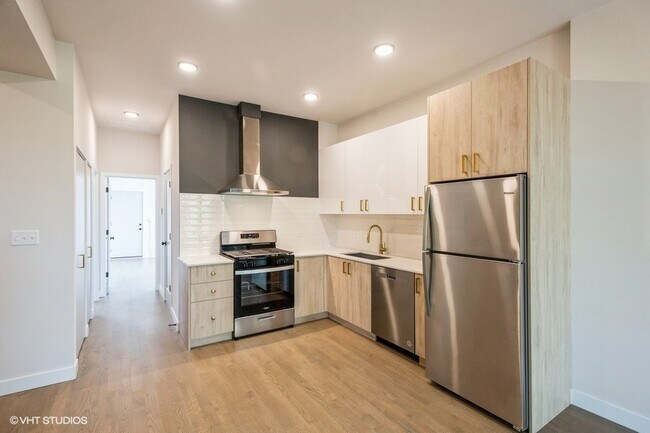 Building Photo - 841 N Mozart St