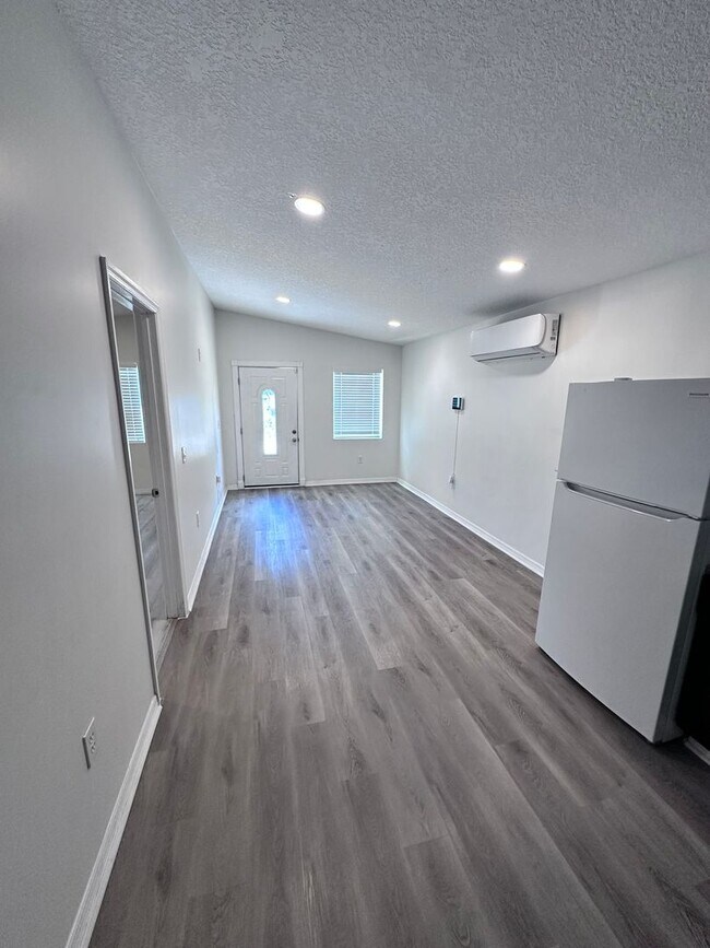 Foto del edificio - 5359 Kingsbury St