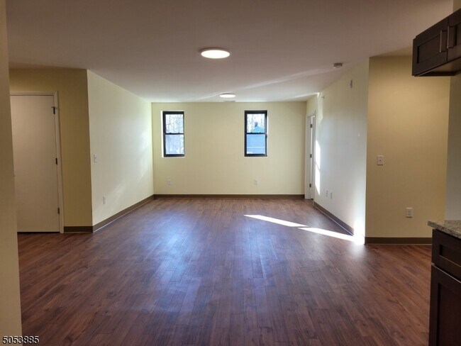 Building Photo - 1510 Park Ave