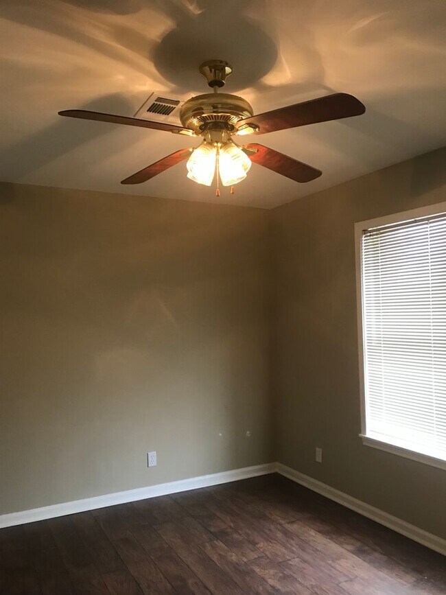 Building Photo - 957 Bayou Trace - Alexandria