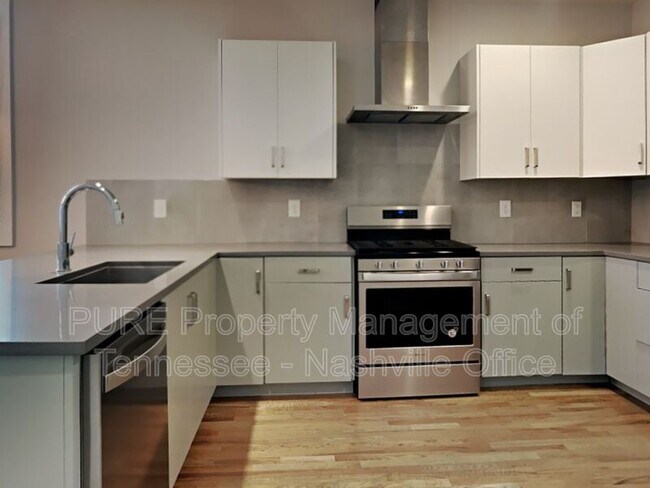 Foto del edificio - 1704B Simpkins St