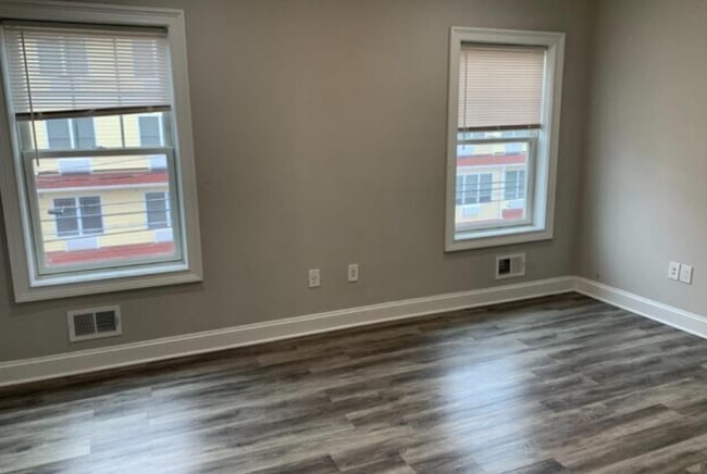 Building Photo - 499 Hamilton St