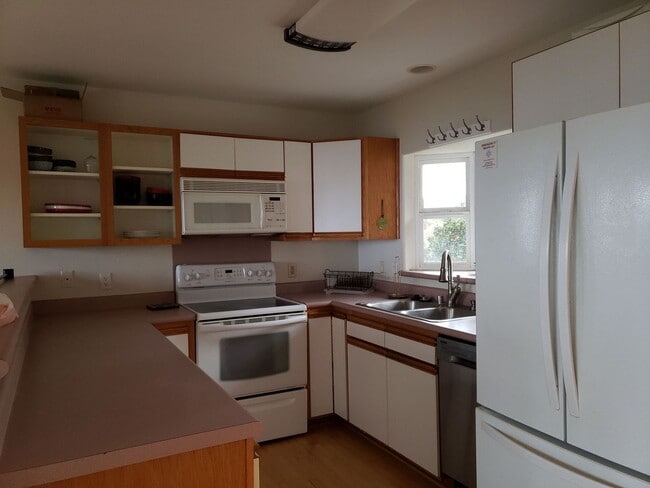 Building Photo - 1 bd. 1ba. Unfurnished Kula Cottage - Lowe...