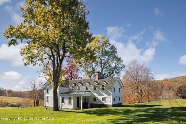 Building Photo - 2073 NY-82