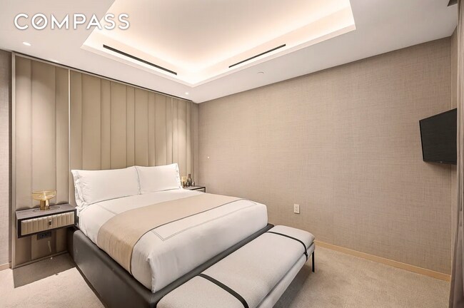 Building Photo - 685 5th Ave