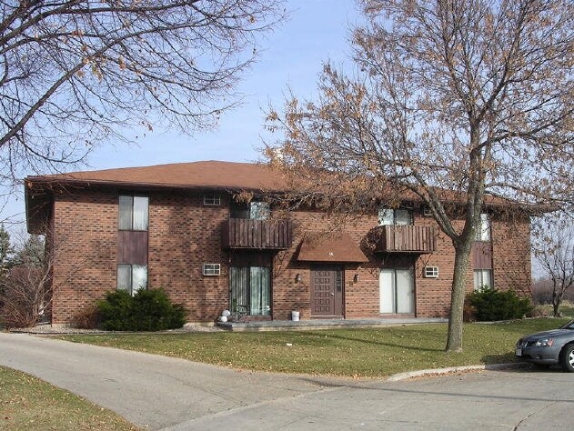 Primary Photo - 14 Eastwood Ct