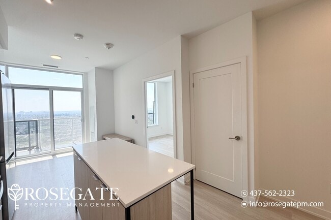 Building Photo - Bright 2-Bedroom Condo in Mississauga – 70...