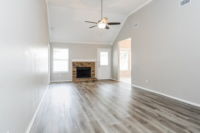 Building Photo - 416 Deauville Dr