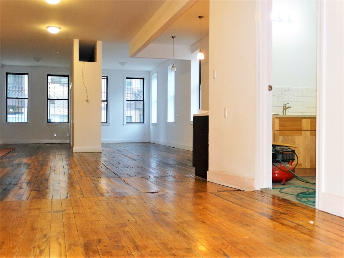 Primary Photo - 1108 Dekalb Ave