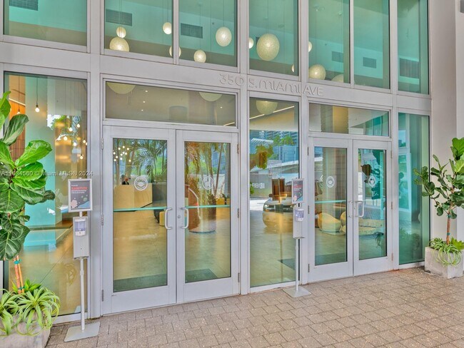 Building Photo - 350 S Miami Ave