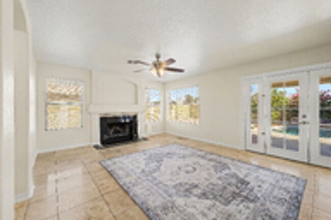 Foto del edificio - 7418 E Farmdale Ave