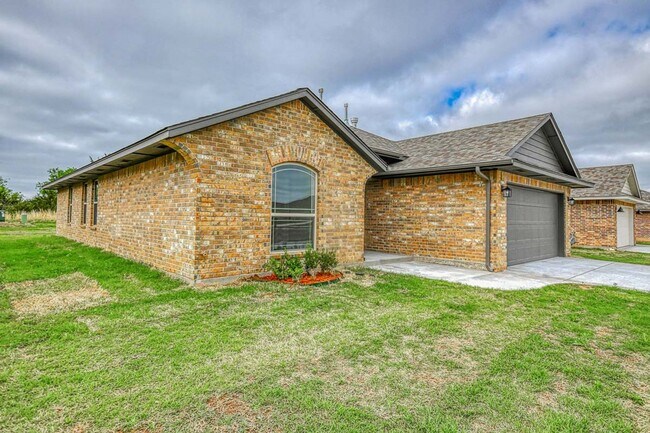 Foto del edificio - 1016 E Jackrabbit Ln