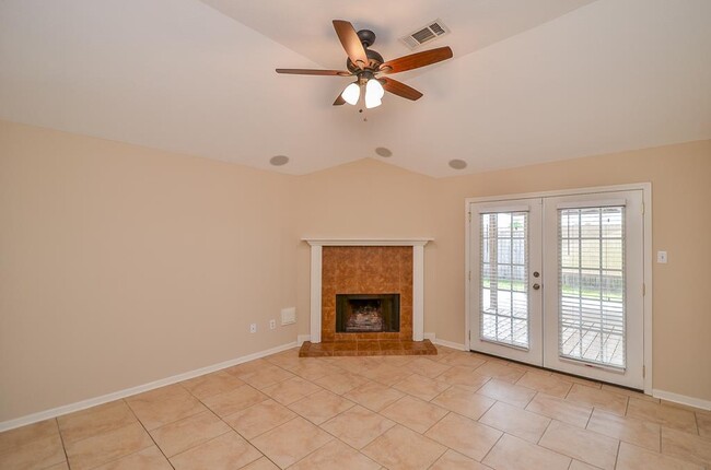 Building Photo - 7303 Greenwood Point Dr