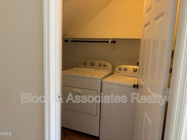 Foto del edificio - 726 Branniff Dr