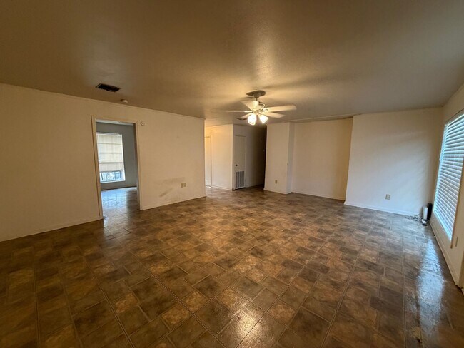 Building Photo - COMING SOON in Sunset!