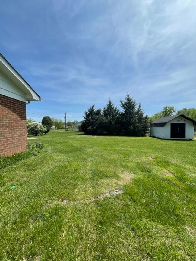 Foto del edificio - Maryville 37801 - 3 bedroom, 1.5 bath one level hime - Contact Debra Johnson (865) 591-8281