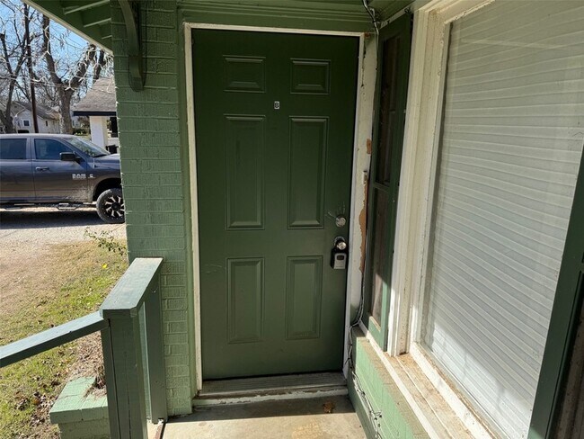 Foto del edificio - 210 W Willingham St