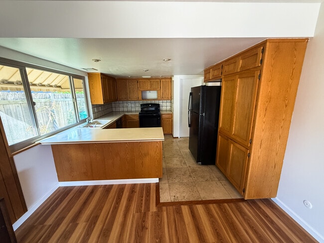 Foto del edificio - 7003 Batista St