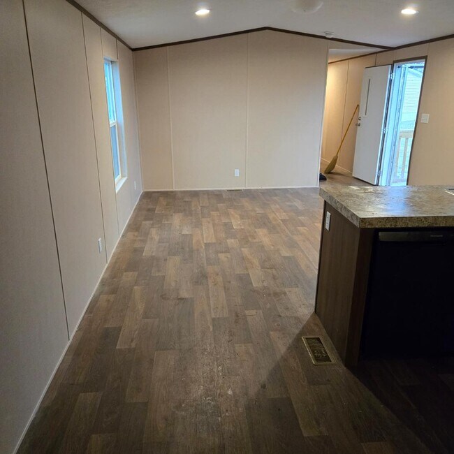 Foto del edificio - 121 Fountianvue drive LaFontiane indiana 46940