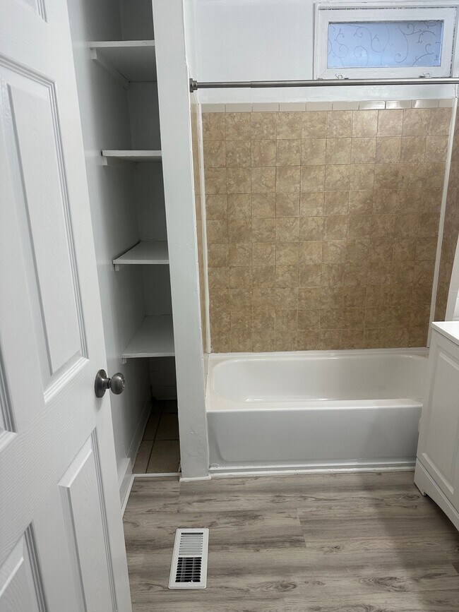 Foto del edificio - 68 Bellevue St