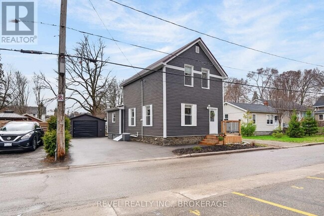 Building Photo - 38 Bennett St