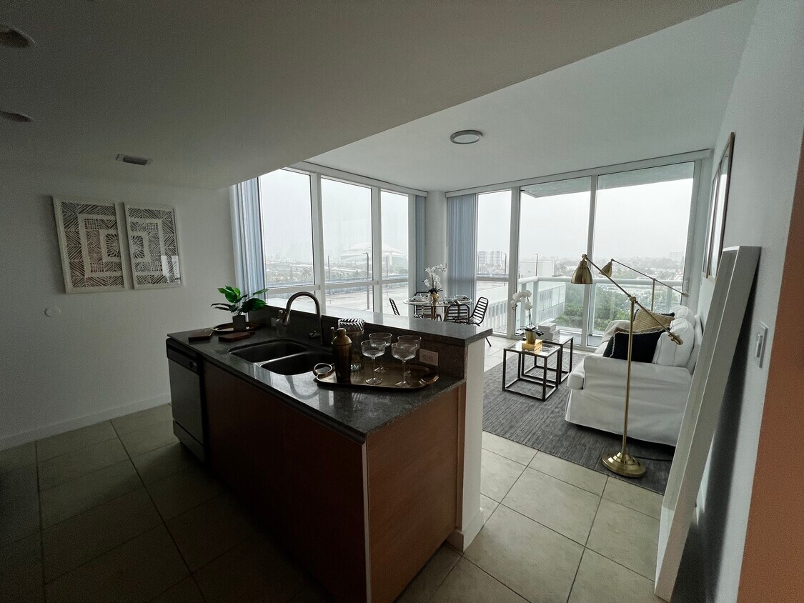 Foto principal - 1011 NW 19th Ct