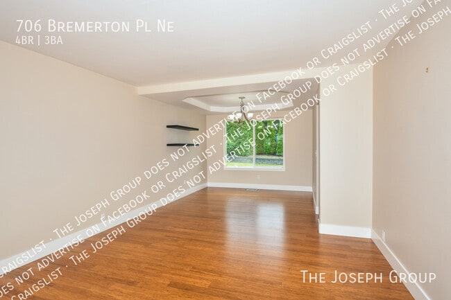 Building Photo - 706 Bremerton Pl NE