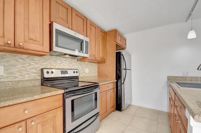 Building Photo - 851 Blue Ridge Cir