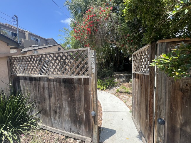 Building Photo - 2019 Cypress Ave