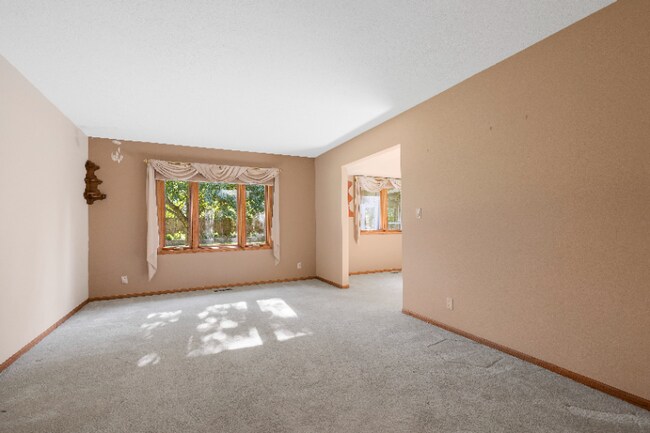 Building Photo - 1732 Rowntree Ln