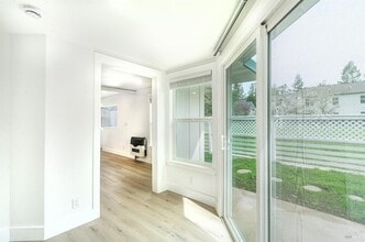 Building Photo - 810 Brush Creek Rd