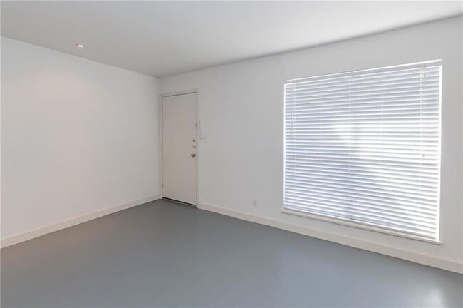 Building Photo - 2712 St Edwards Cir