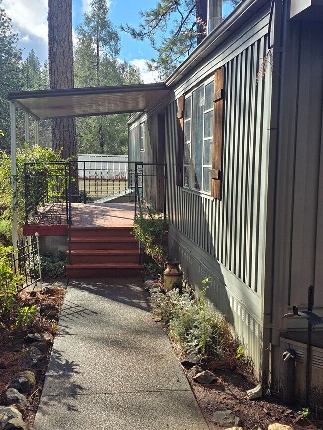 Foto del edificio - Light and Airy 2 Bedroom 2 Bath In Heather Glen Estates