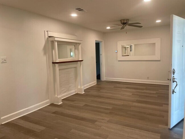 Foto del edificio - 7410 Ilex St