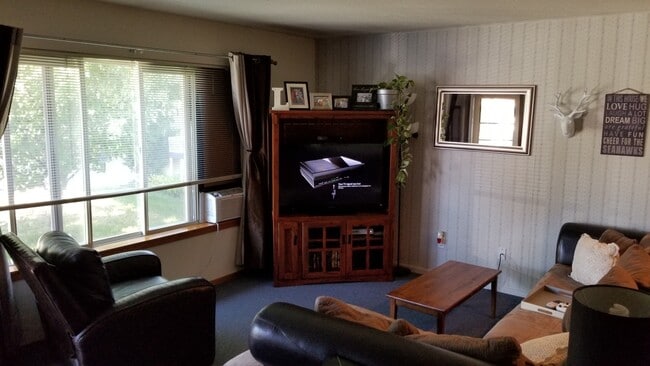 Foto del edificio - VIDEOTOUR: 2-Bedroom with Garage, close to...
