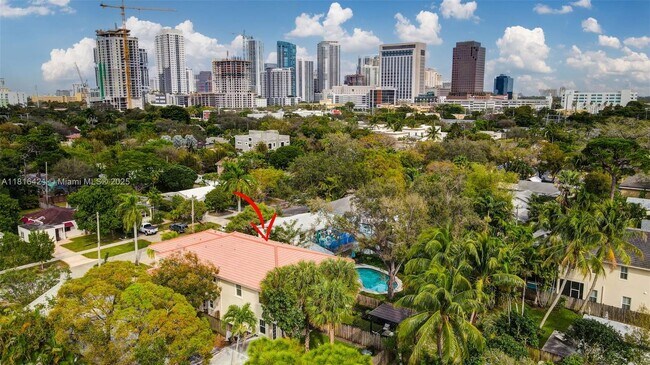 Foto del edificio - 600 SW 8th St