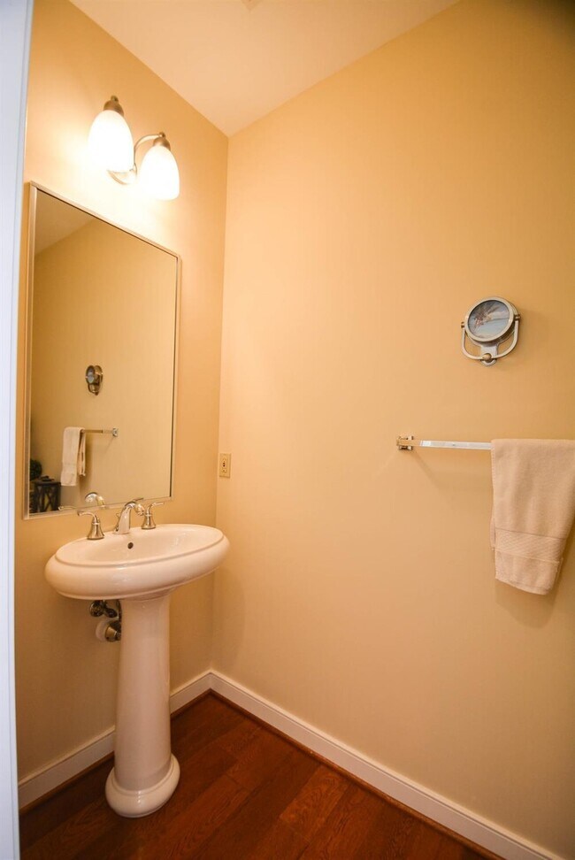 Foto del edificio - 9348 Towne Square Ave