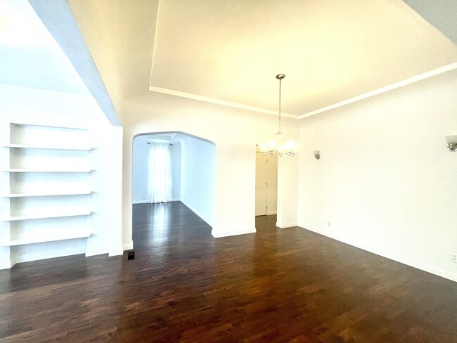 Foto del edificio - 429 N Sierra Bonita Ave