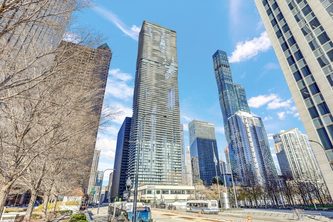 Foto del edificio - 225 N Columbus Dr