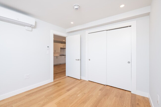 Foto del edificio - 1400 Columbia Rd