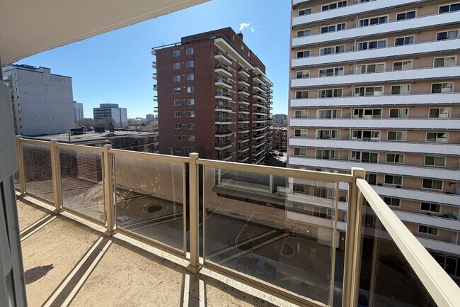 Photo du bâtiment - 125 Somerset St W