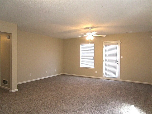 Foto del edificio - 6303 Cradle River Dr