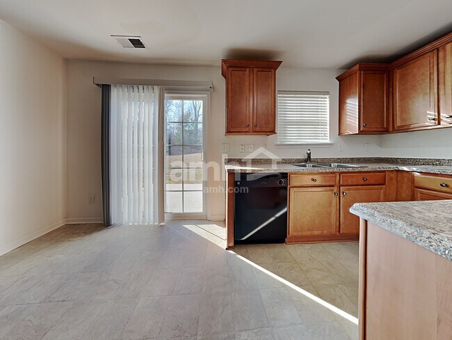 Foto del edificio - 1342 Sharp Ridge Rd