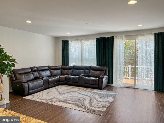 Foto del edificio - 9138 Wyche Knoll Ln