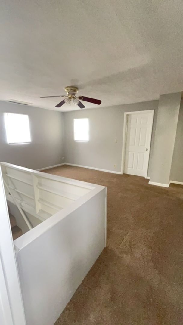 Foto del edificio - 111 S Dicks St