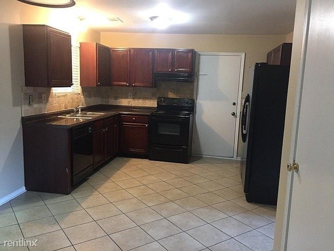Building Photo - 3 br, 2.5 bath House - 11325 Bramshill Drive
