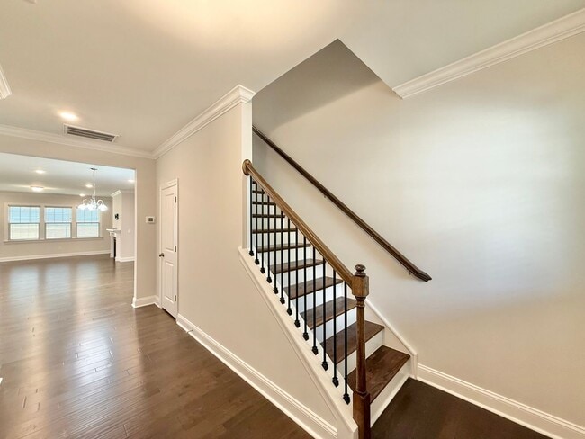 Building Photo - Stunning 5BD, 3BA Raleigh Home Within the ...