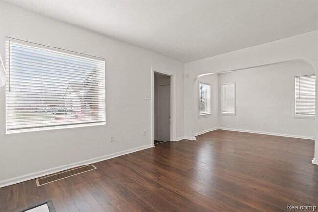 Foto del edificio - 5081 Wayburn St