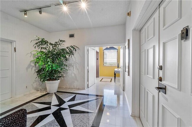 Building Photo - 7351 Promenade Dr