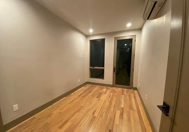 Foto del edificio - 1138 DeKalb Ave